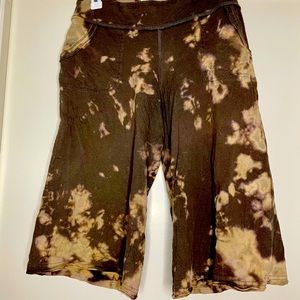 Abercrombie and Fitch capri pants